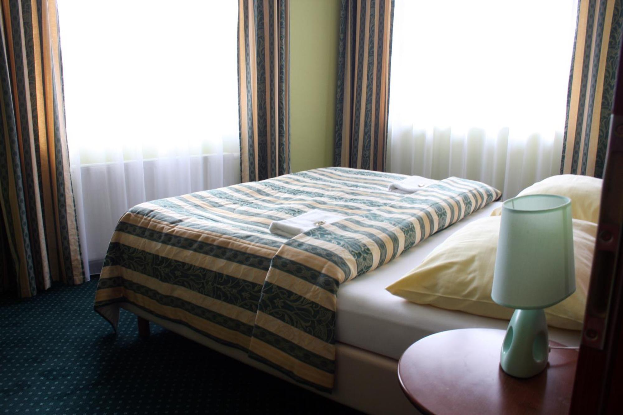 Hotel Terasa Frydek-Mistek Bagian luar foto