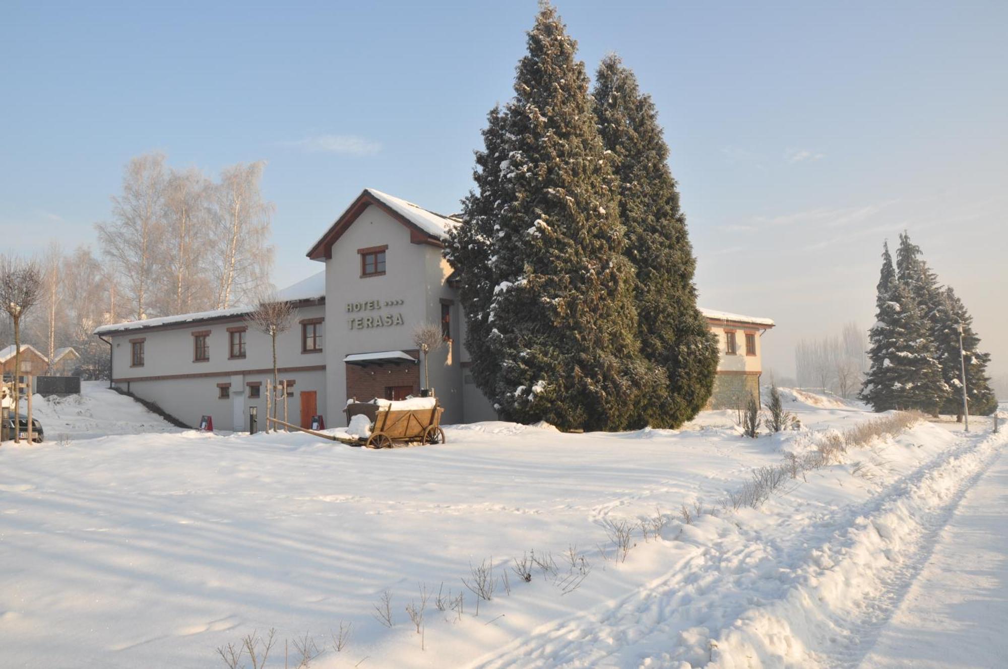 Hotel Terasa Frydek-Mistek Bagian luar foto