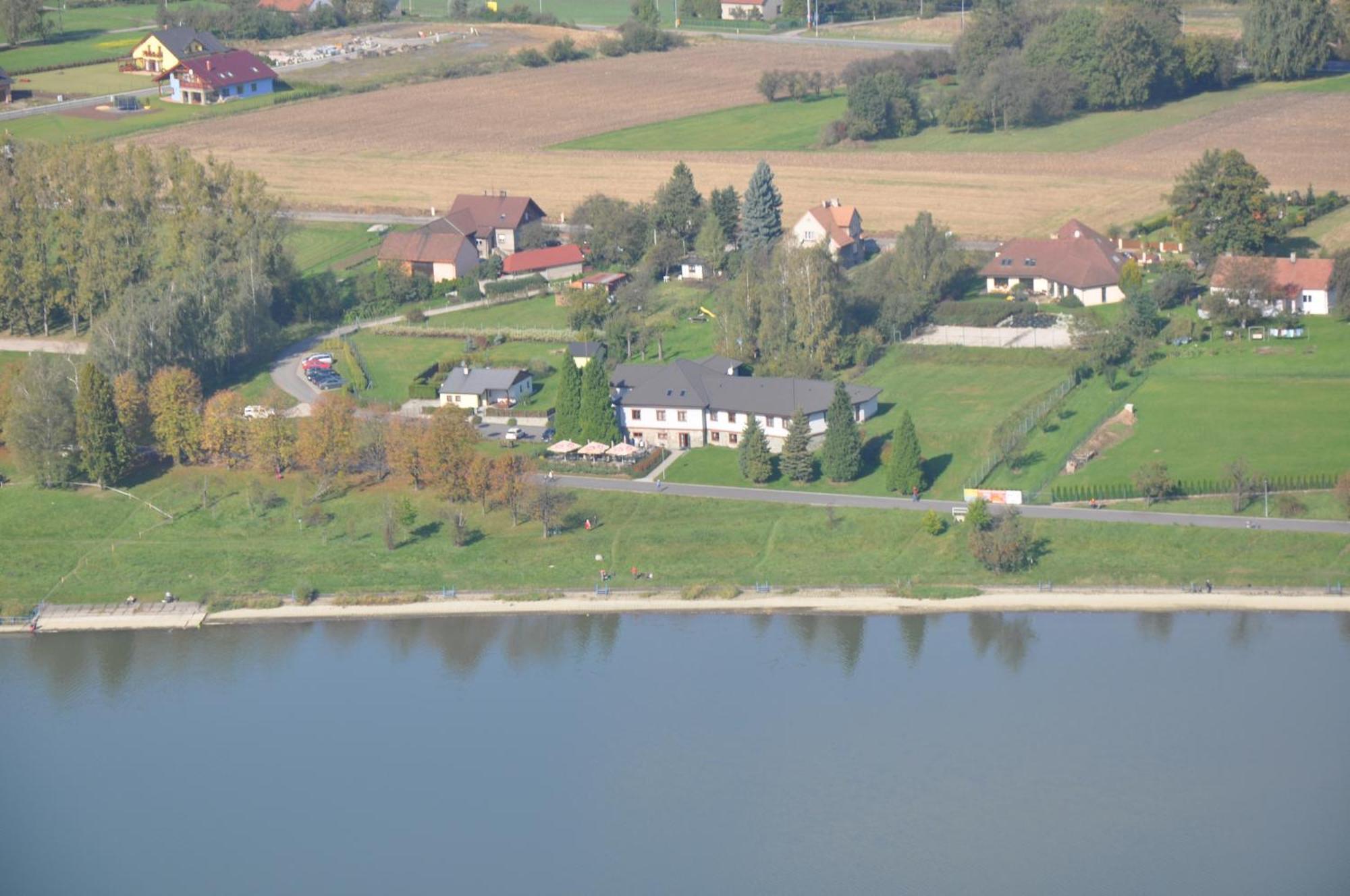 Hotel Terasa Frydek-Mistek Bagian luar foto