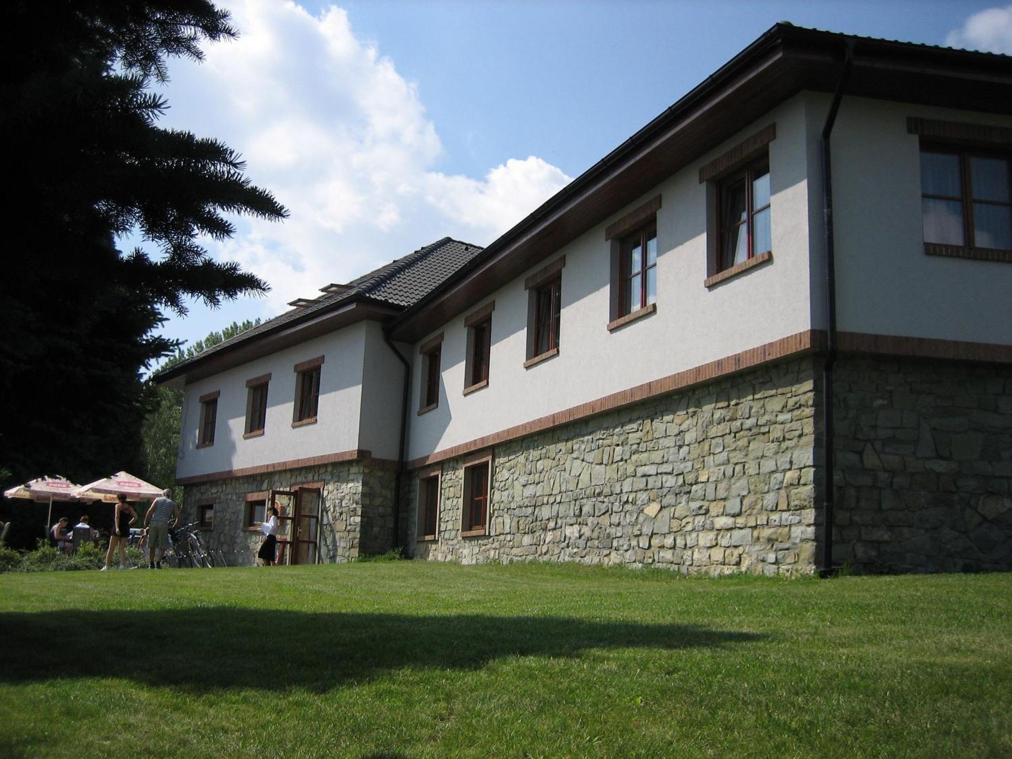 Hotel Terasa Frydek-Mistek Bagian luar foto