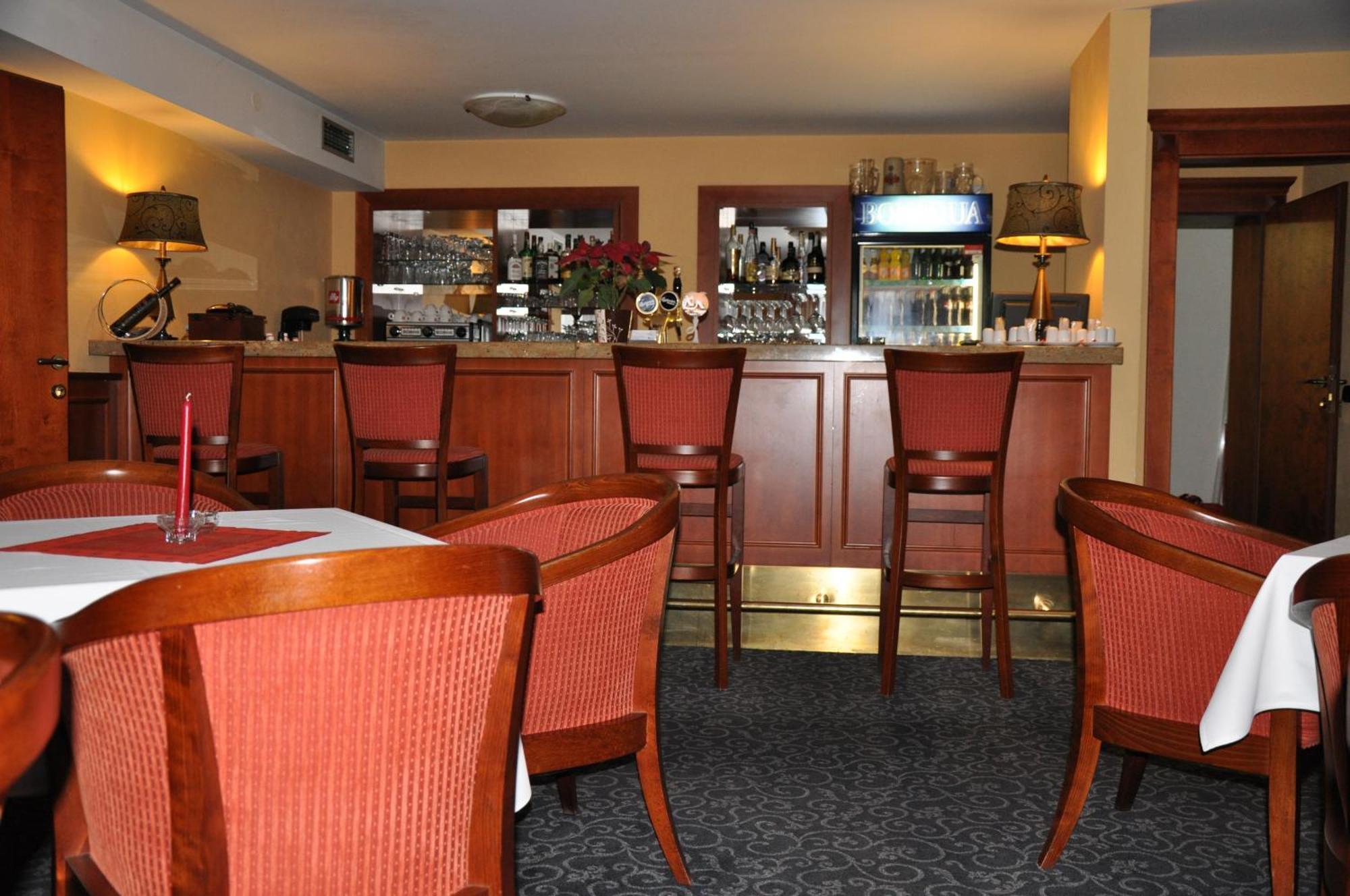 Hotel Terasa Frydek-Mistek Bagian luar foto
