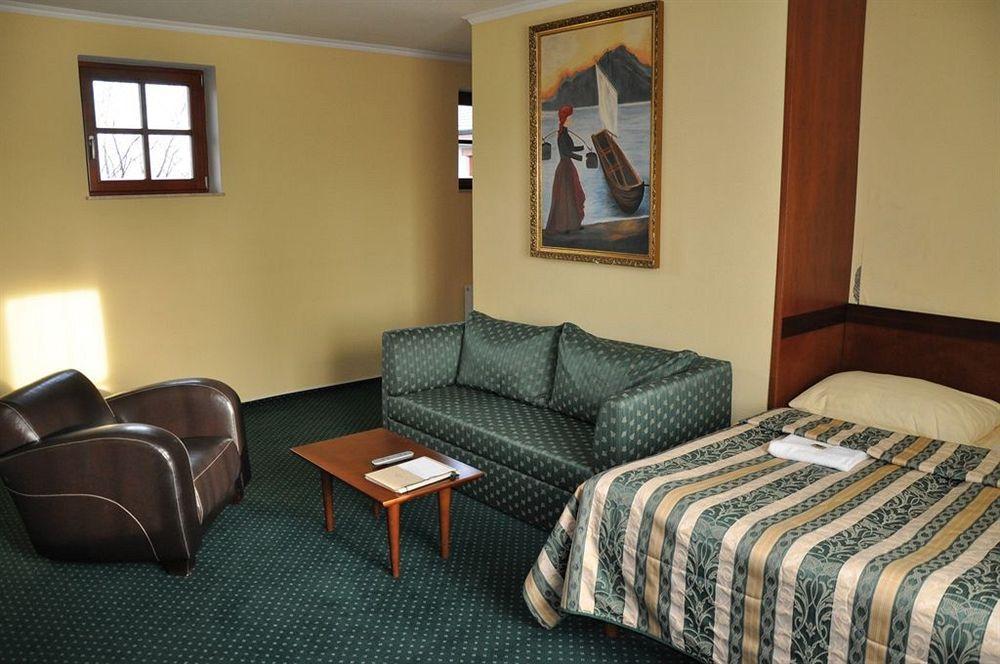 Hotel Terasa Frydek-Mistek Bagian luar foto