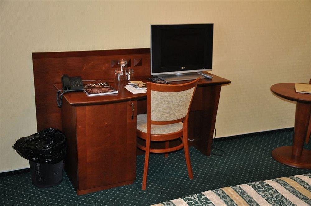 Hotel Terasa Frydek-Mistek Bagian luar foto